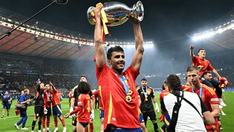 Rodri Mejor Jugador De La Euro Tras Ser Campeón Con España Es El