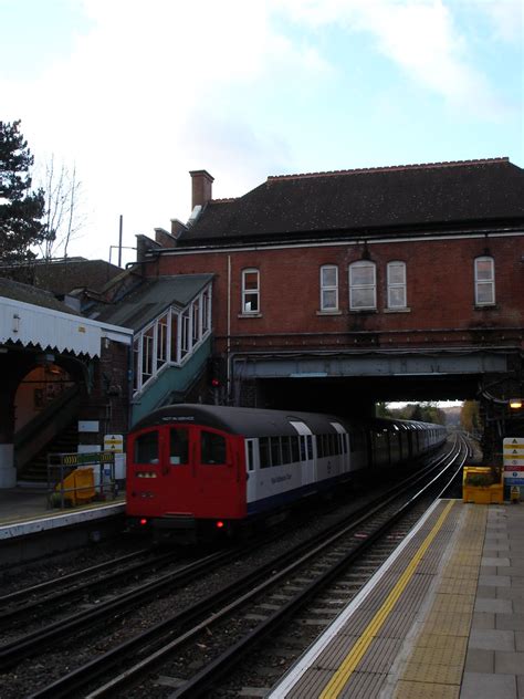 Chigwell Station Portemolitor Flickr