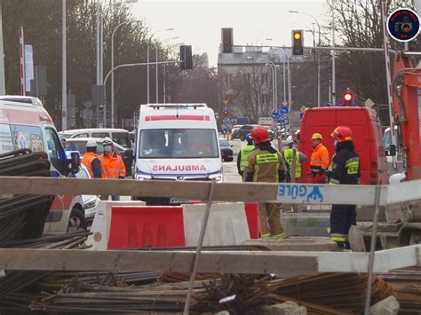 Śmiertelny wypadek przy budowie metra w Warszawie Łyżka koparki spadła