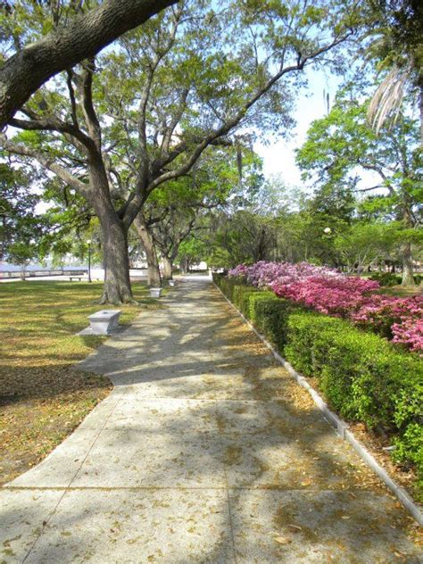 Jacksonville Memory Gardens Cemetery - Beautiful Insanity