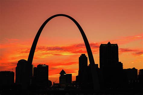 Sunset At The Arch Of St. Louis Photograph by Steven Bateson - Pixels