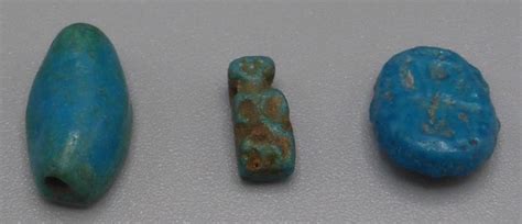 Ancient Egyptian Faience Amulets - 6×4×12 mm - Catawiki