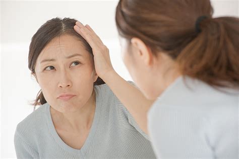 若白髪に悩んでいる人必見！若白髪の原因や対処法を徹底解説｜薄毛治療・agaならagaナビ｜アイメッド