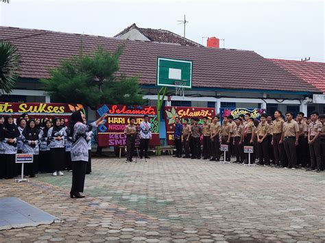 Euforia Hari Guru Nasional Kolektivitas Sma Negeri Kotabumi Dalam