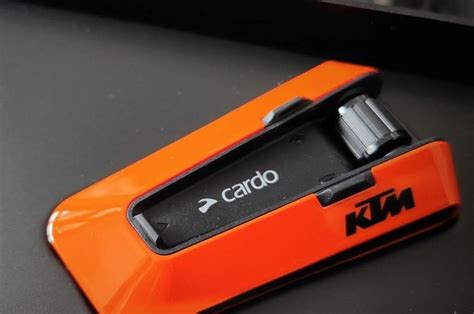 cari intercom helm bisa pilih cardo packtalk edge bisa tersambung