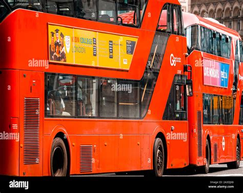 London double decker buses hi-res stock photography and images - Alamy