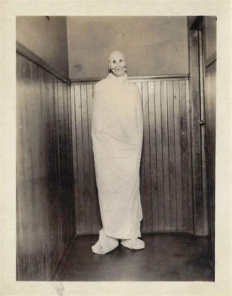 Creepy Vintage Photographs From The Early Th Century Will Make Your