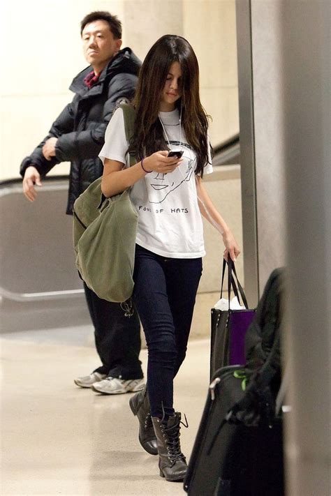 28 Times Selena Gomezs Airport Style Was On Point And Then Some