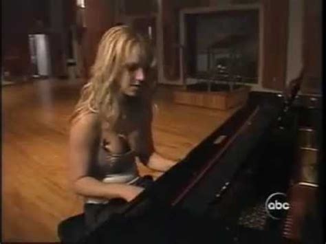 Britney Spears Playing Everytime On Piano Youtube