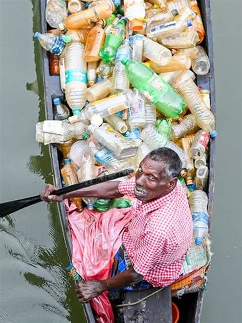 Pria Disabilitas Bersihkan Sampah Di Sungai Selama Bertahun Tahun Pakai