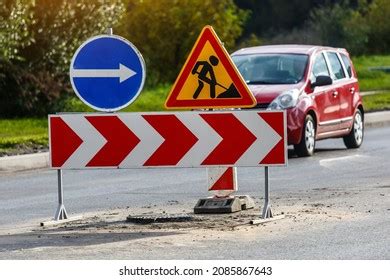 6,927 Road Diversion Signs Images, Stock Photos, 3D objects, & Vectors ...