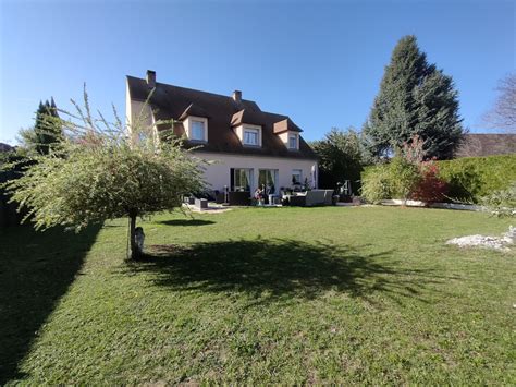 Vente Maison à vendre à SAINT REMY LES CHEVREUSE 7 pièces 4 chambres