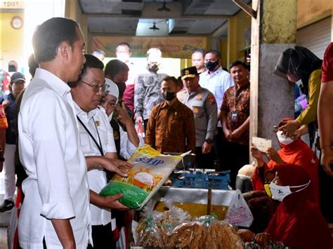 Jokowi Cek Harga Kebutuhan Pokok Di Pasar Tradisional Ngawi Monitor