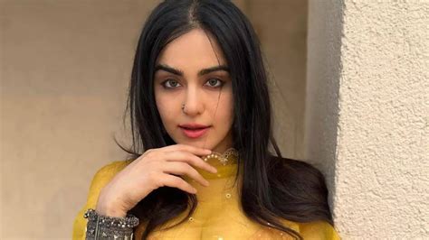 The Kerala Story Star Adah Sharma Sudipto Sen Meet With A Road