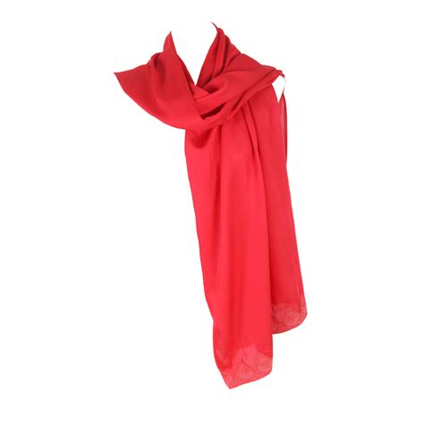 What to Pair With A Red Scarf – careyfashion.com