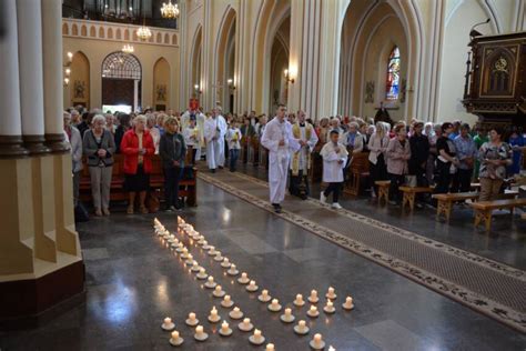 Pielgrzymka Kobiet Do Sanktuarium Matki Bo Ej Kr Lowej Rodzin W