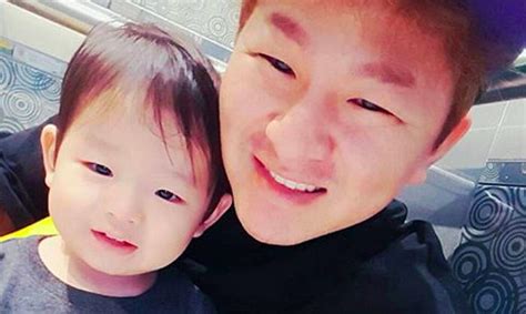 Huh Gak Becomes Proud Father Of Two Soompi