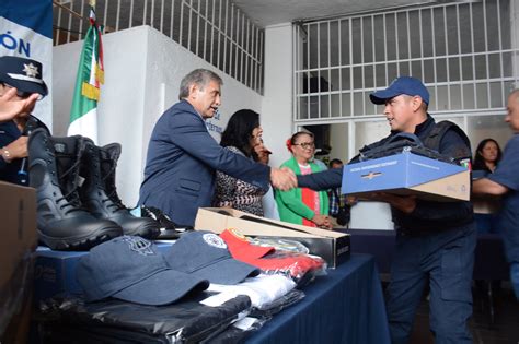 B Cumplen Jos Luis Uri Stegui Y Cabildo Con La Entrega De