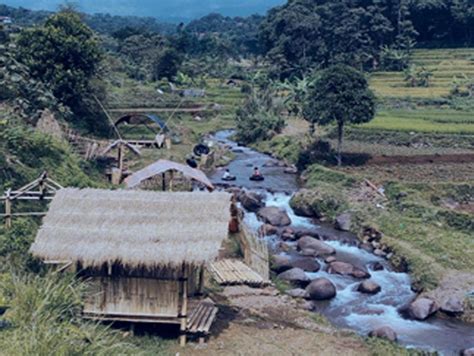 Kemenparekraf Dorong UMKM Desa Wisata Baros Bandung Kembangkan