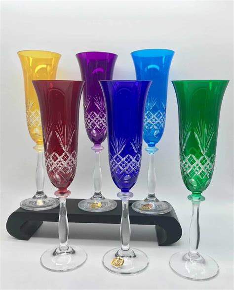 Flutes à champagne en cristal de couleur Orfèvrerie Floutier