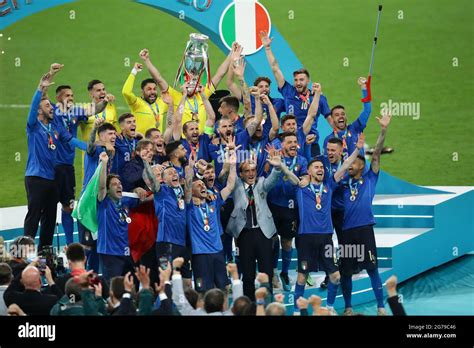 European Championships Trophy Hi Res Stock Photography And Images Alamy