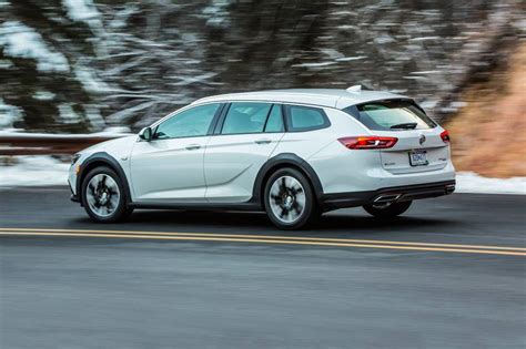 Buick Regal Tourx Pictures Photos Edmunds