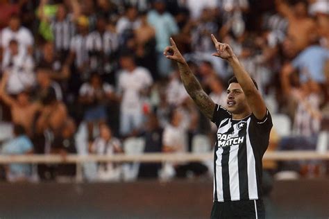 Lu S Henrique Exalta Tiquinho Ap S Vit Ria Do Botafogo Sobre O Vasco