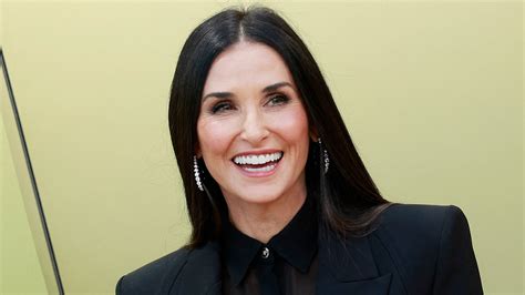 El Feliz Posado De Demi Moore Como Abuela En Bikini Y Con La Hija De Rumer Willis En Brazos