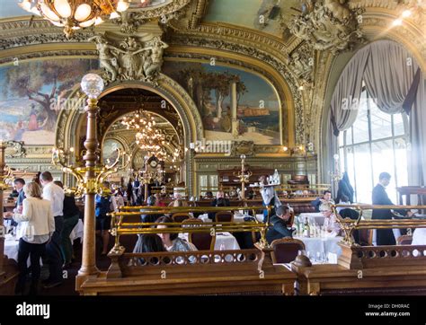 Le Train Bleu Lit The Blue Train Restaurant Gare De Lyon Railway