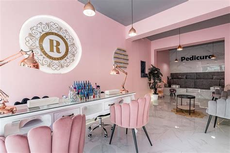 Rous Nails Spa Salón de Belleza en San Diego Madrid Treatwell