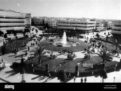 Zina Dizengoff Circle In The S Stock Photo Alamy