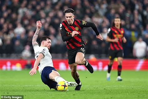 Jamie Carragher Erling Haaland sai lầm khi gia nhập Man City