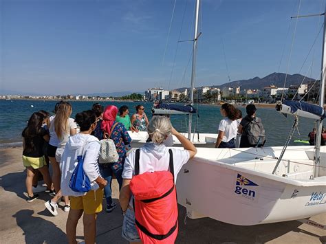 Alumnes I Parelles Ling Stiques De Loc Roses Participen En Un Taller