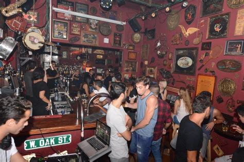 Joeys Bar Popular And Fun Tourist Bar On Allenby Street