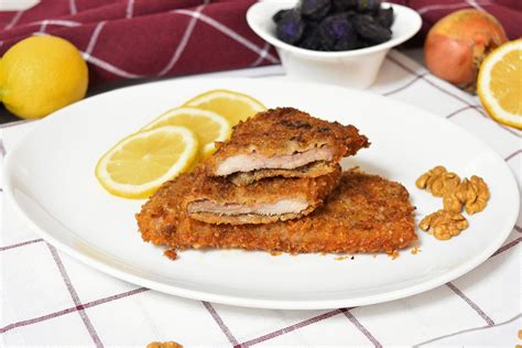 Schnitzel In Einer Panko Parmesan Walnuss Kruste Ballesworld