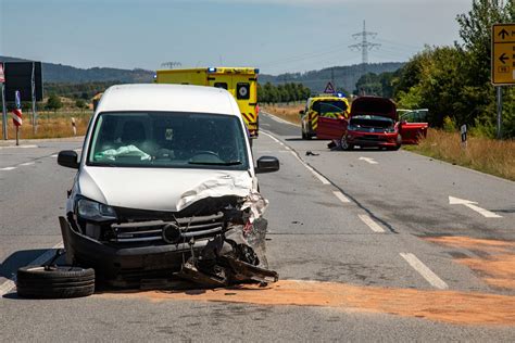 Schwerer Verkehrsunfall Auf Der B In Putzkau Landkreis Bautzen