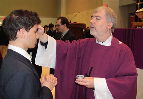 We Are Dust St Thomas Begins Lenten Season With Traditional Ash Wednesday Mass St Thomas