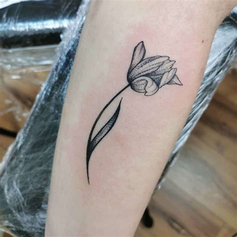 Top 109 Best Tulip Tattoo Ideas [2021 Inspiration Guide]