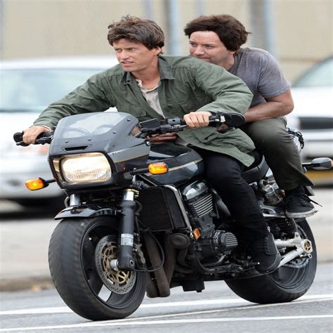 33 Photos Of Actors And Their Stunt Doubles