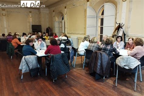 Gran participación vecinal en chocolatada solidaria con la que arrancan