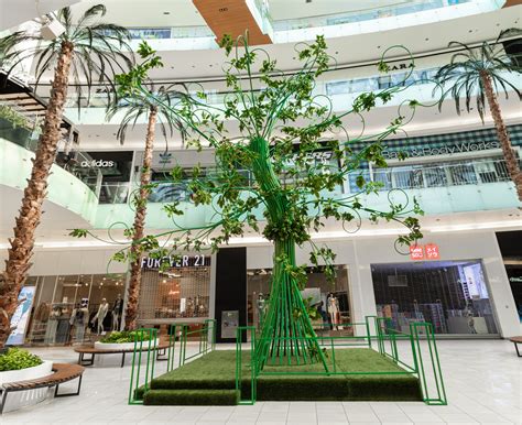 Ágora Mall conmemora 10mo aniversario con Un Árbol de la Esperanza