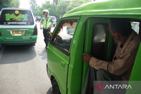 Organda Tangerang Naikkan Tarif Angkutan Umum Rp2 000 ANTARA News