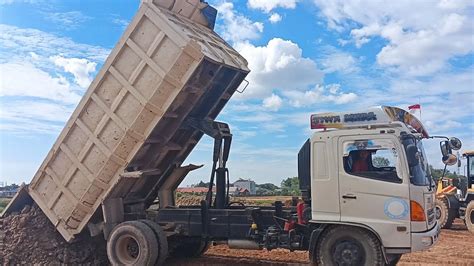 Mobil Dump Truck HINO DUTRO PUTIH Jomplang HINO 500 Bak Putih Bongkar