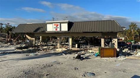 Fort Myers Beach Impassable After Hurricane Ian Hits Florida Wtsp