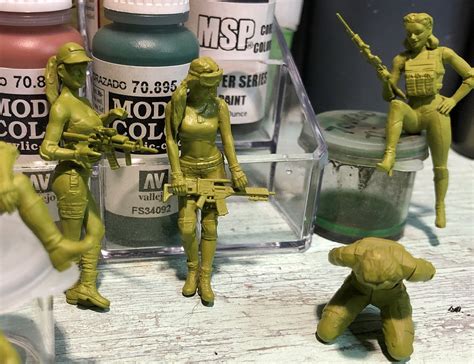 Skull Clan Amazons Women Warriors W Captured Man Plastic Model