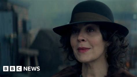 Helen Mccrory As Aunt Polly In Peaky Blinders Bbc News