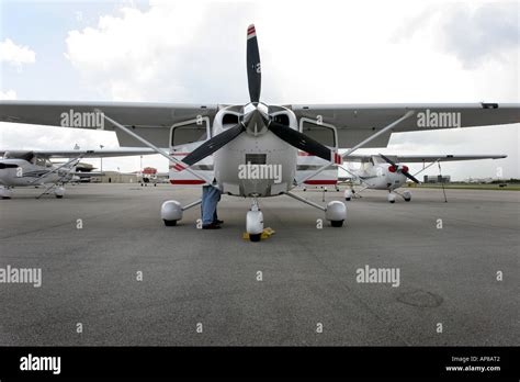 Cessna 182 Skylane Pre Flight Checks Stock Photo Alamy
