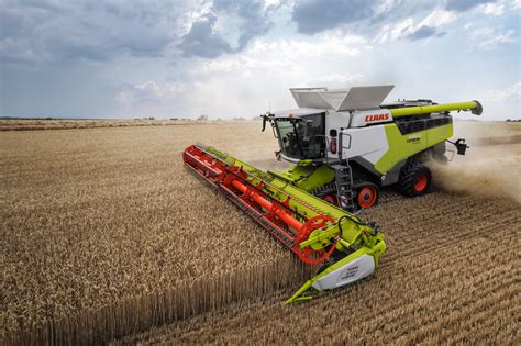 Claas Fait Voluer Ses Batteuses De La Gamme Lexion