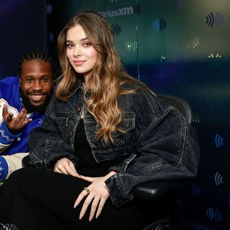 hailee steinfeld | Namorados, 24 de maio