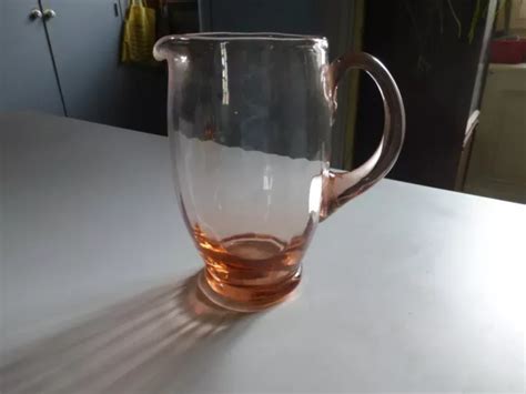 TRÈS JOLI BROC à eau ancien en verre rose années 50 pichet à orangeade